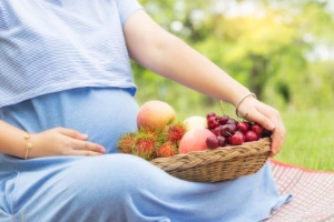 7 loại trái cây bà bầu không nên ăn nhiều trong thai kỳ